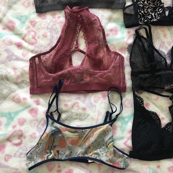 10 Brand new Victoria’s Secret size XS bralettes - Picture 7 of 8
